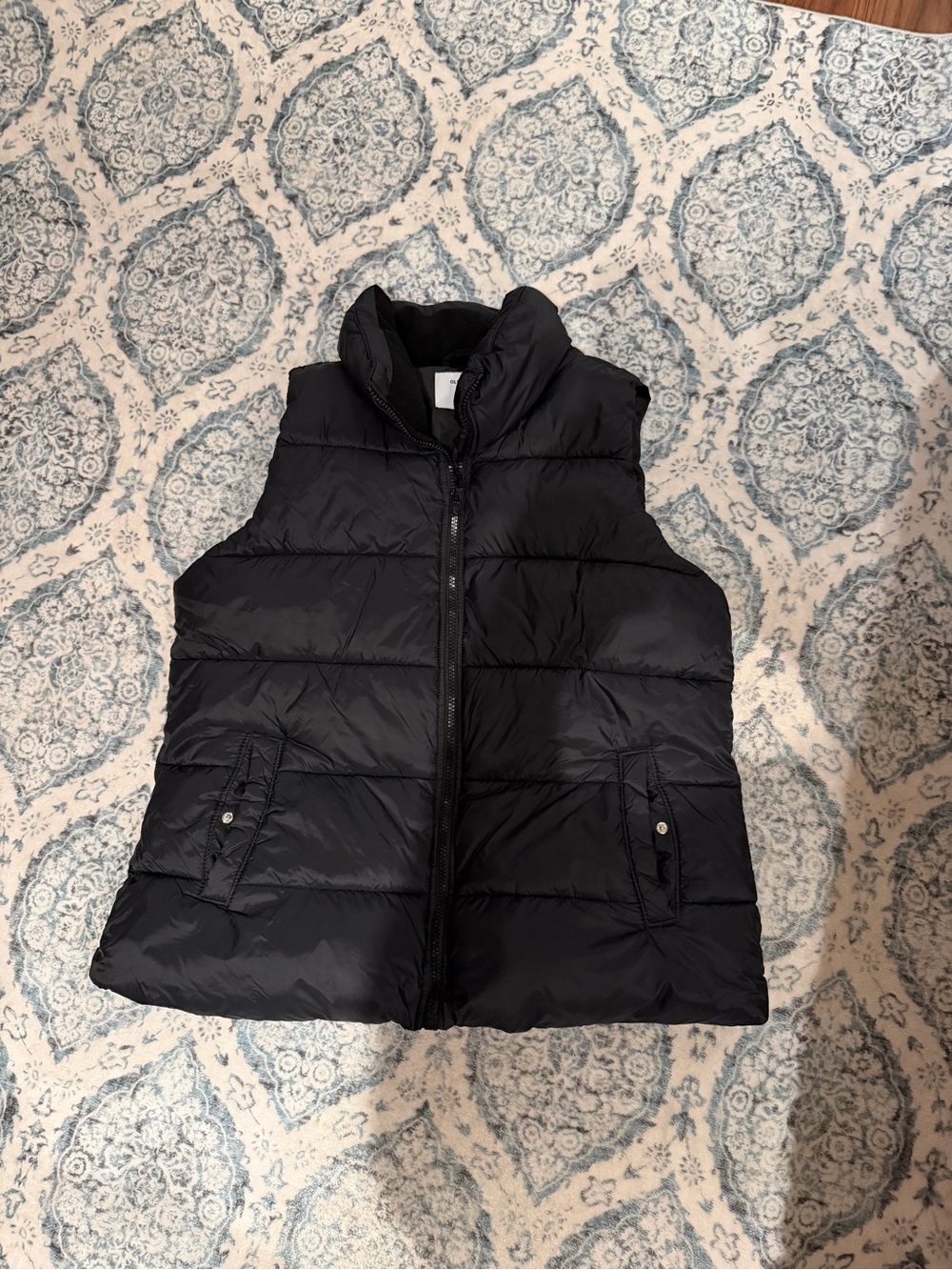 Old Navy Black Puffer Vest